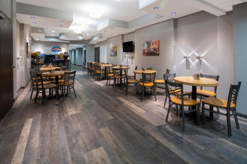 Baymont by Wyndham Las Vegas South Strip image 30