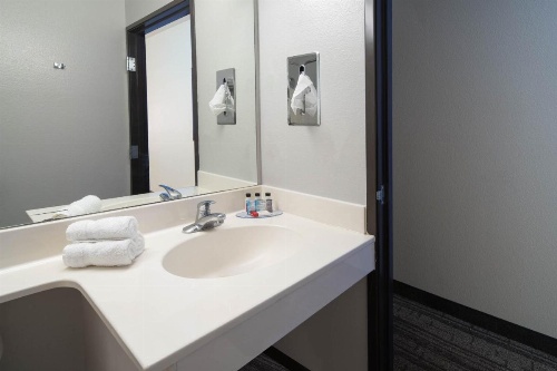 Baymont by Wyndham Las Vegas South Strip image 49